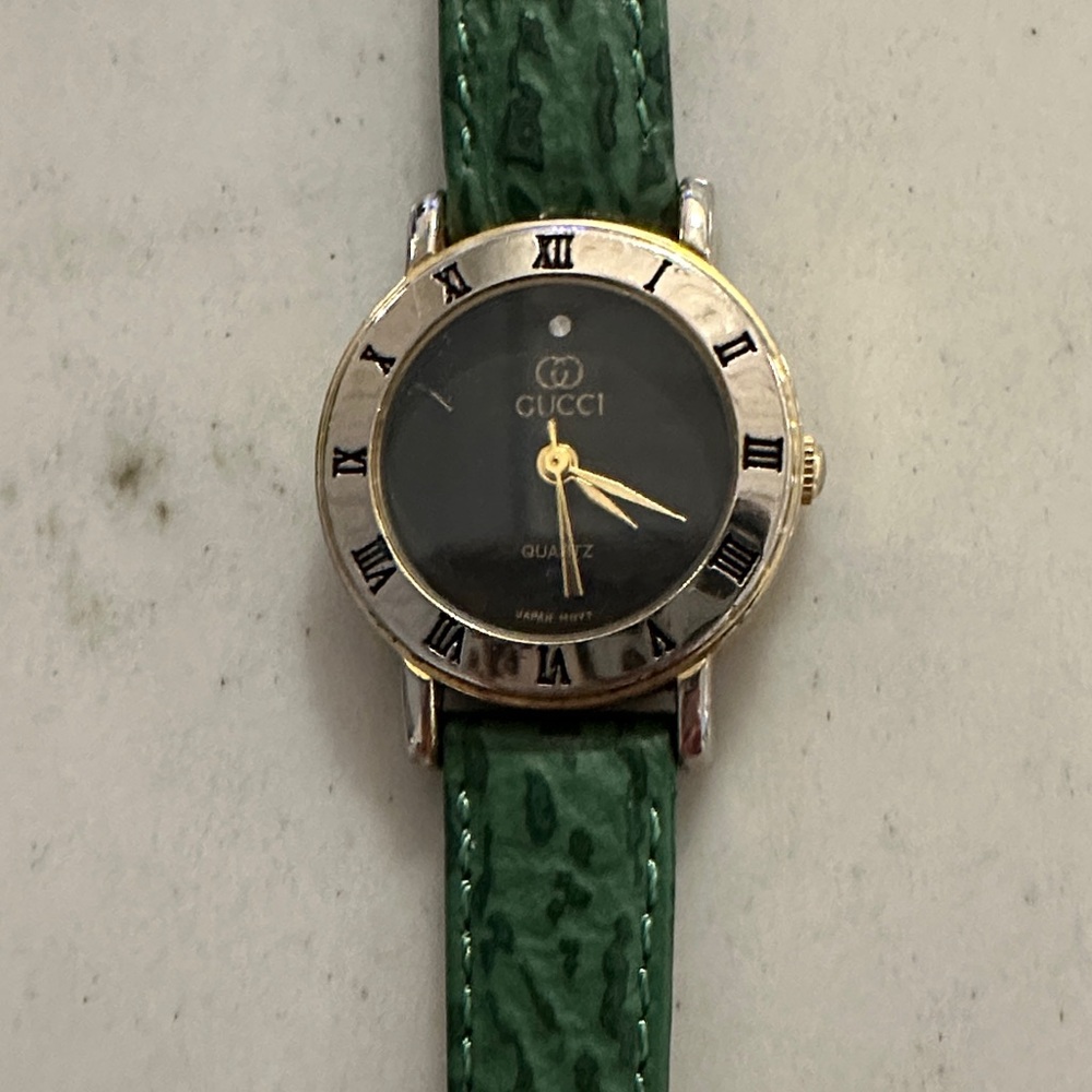 Gucci Black Dial Watch with Green Strap and Gold Details - Picture 2 of 5